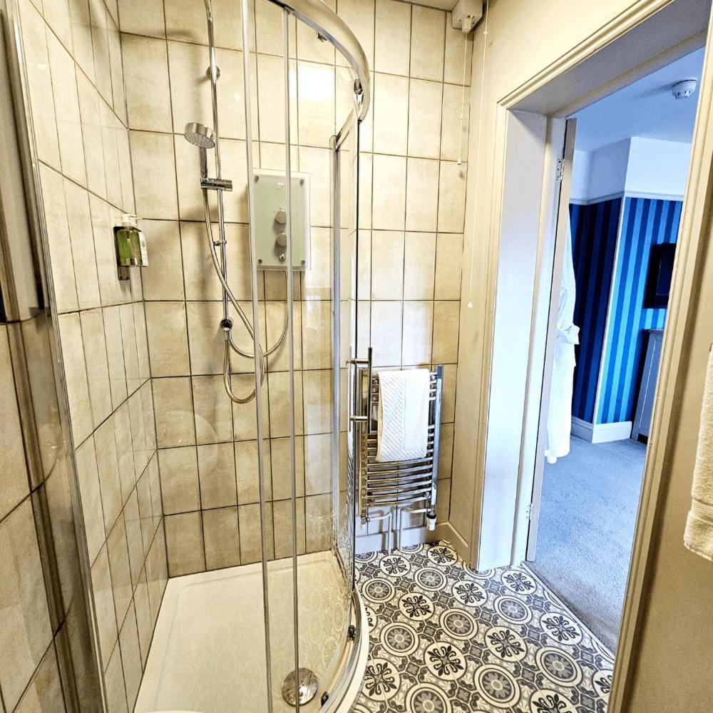 Burlington Berties Hotel Шерингам Стая снимка