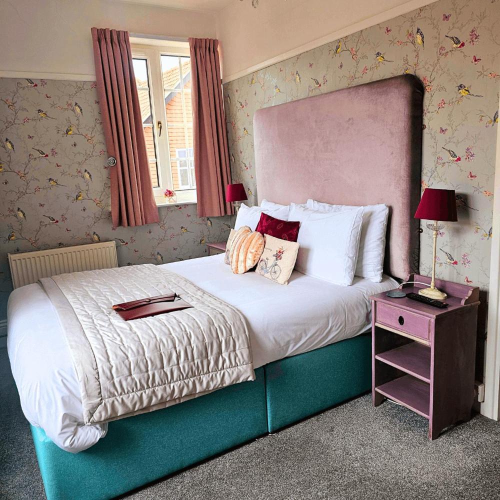 Burlington Berties Hotel Шерингам Стая снимка