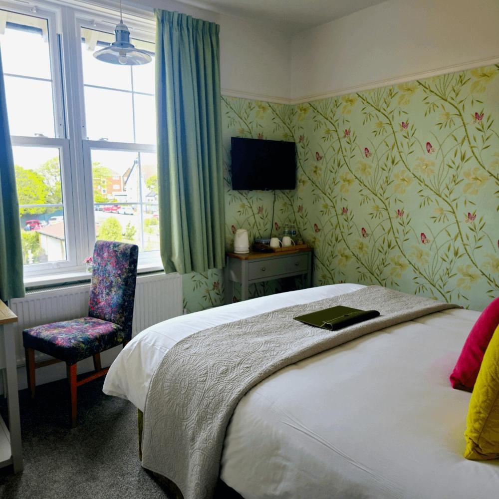Burlington Berties Hotel Шерингам Стая снимка